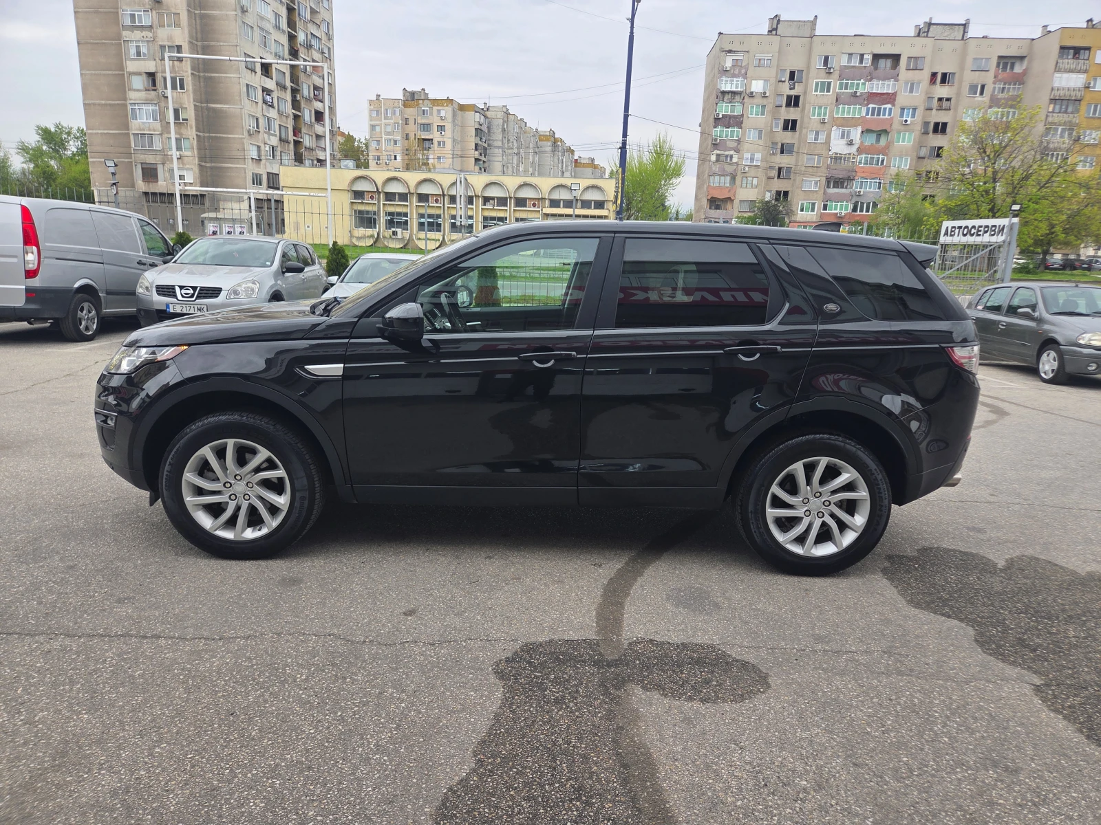 Land Rover Discovery Sport 2.0i-HSE (240hp) AT/4x4/Navi/Камера, снимка 2 - Автомобили и джипове - 54205458
