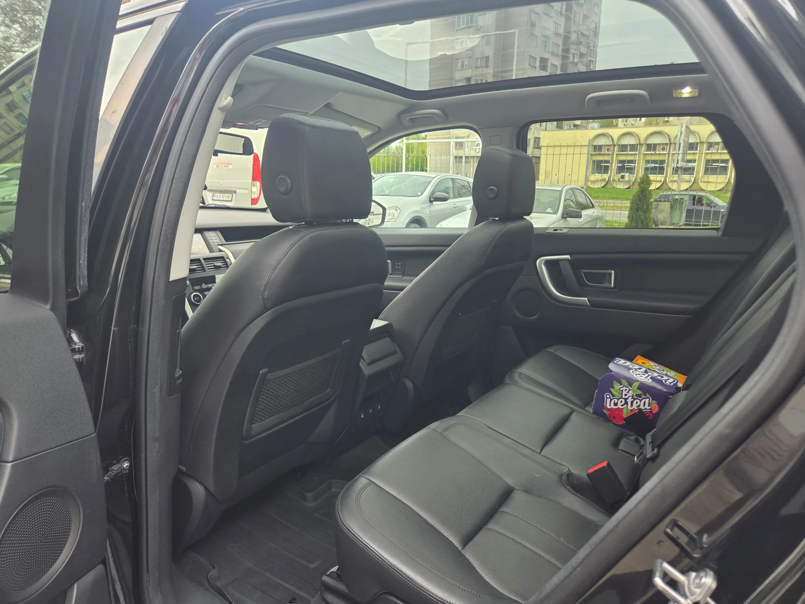 Land Rover Discovery Sport 2.0i-HSE (240hp) AT/4x4/Navi/Камера, снимка 16 - Автомобили и джипове - 54205458