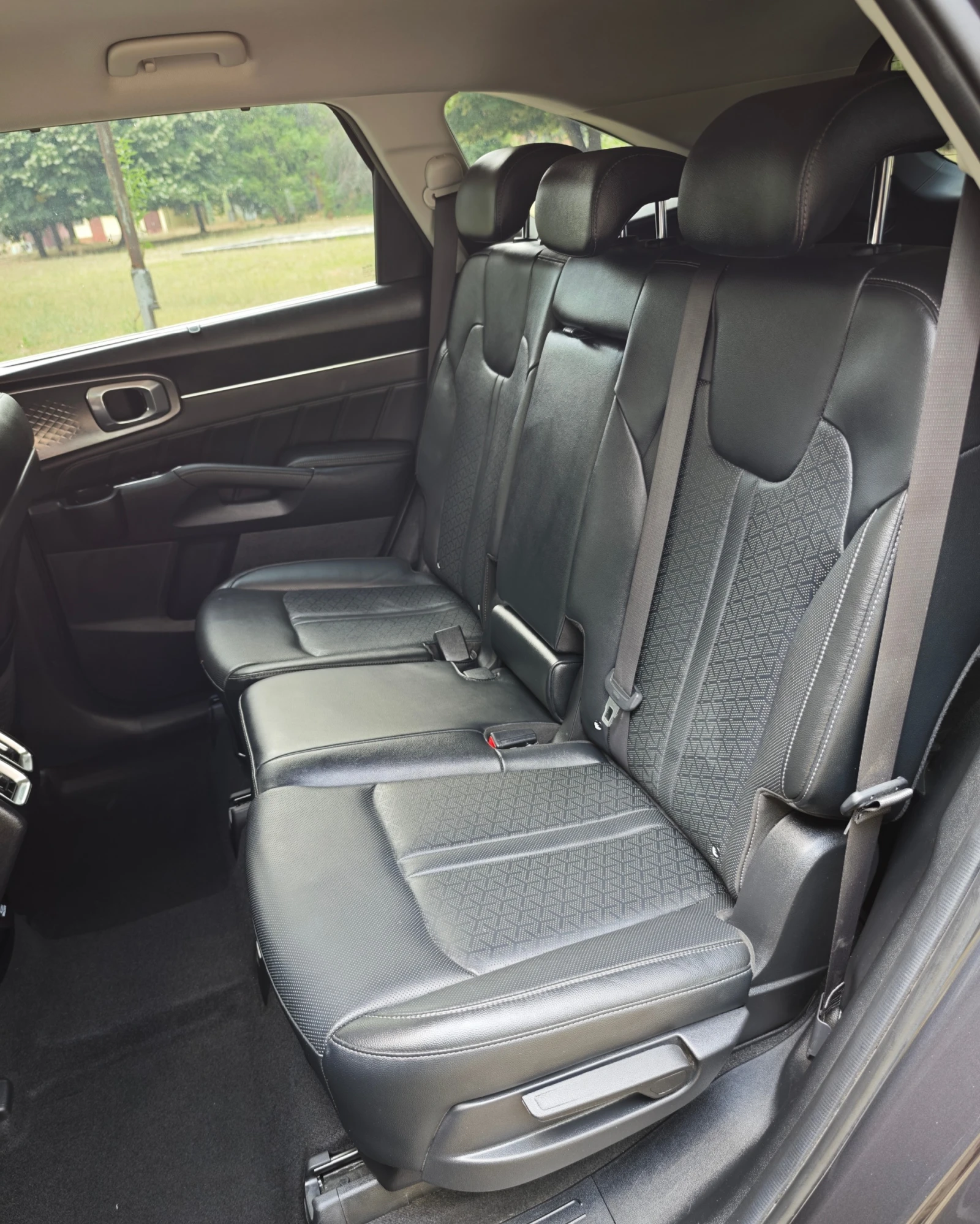 Kia Sorento 2.2 CRDI 4x4, снимка 17 - Автомобили и джипове - 55292659