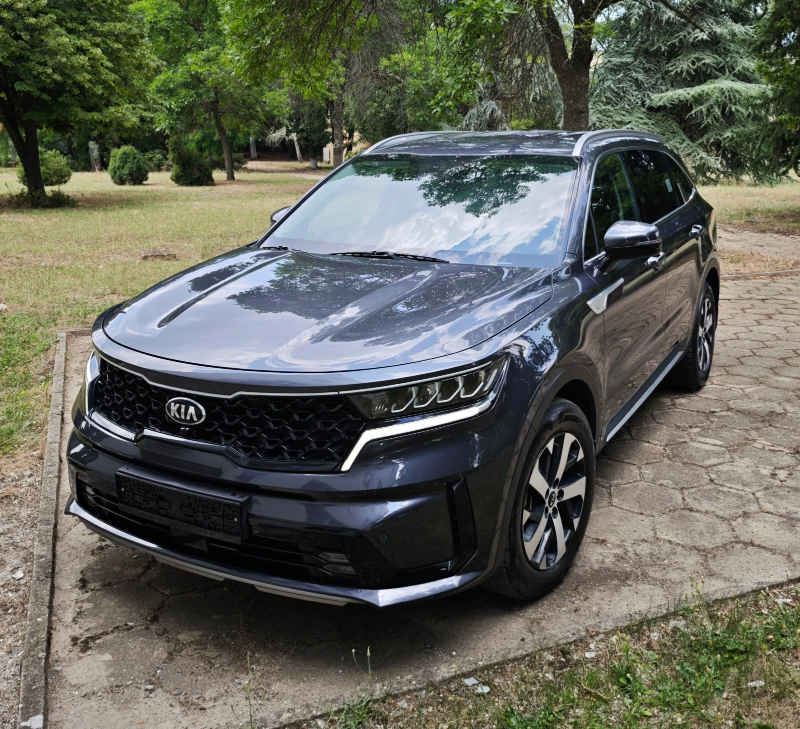 Kia Sorento 2.2 CRDI 4x4, снимка 2 - Автомобили и джипове - 55292659