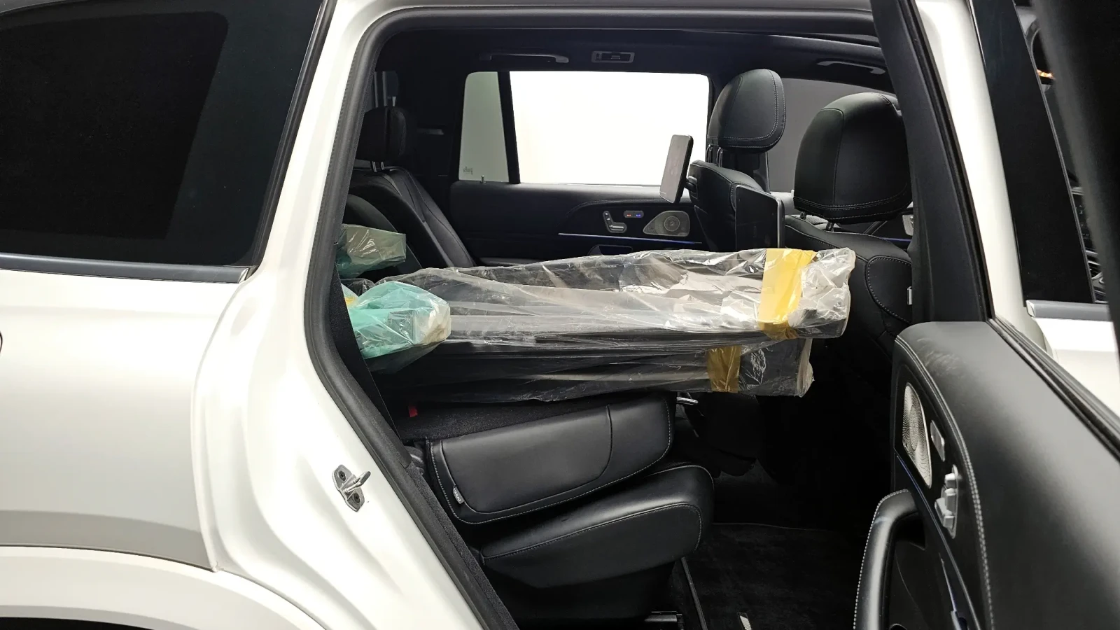 Mercedes-Benz GLS580 3.0 4MATIC, Distronic, HeadUP, Масаж, Обдухване, 3, снимка 16 - Автомобили и джипове - 54871082
