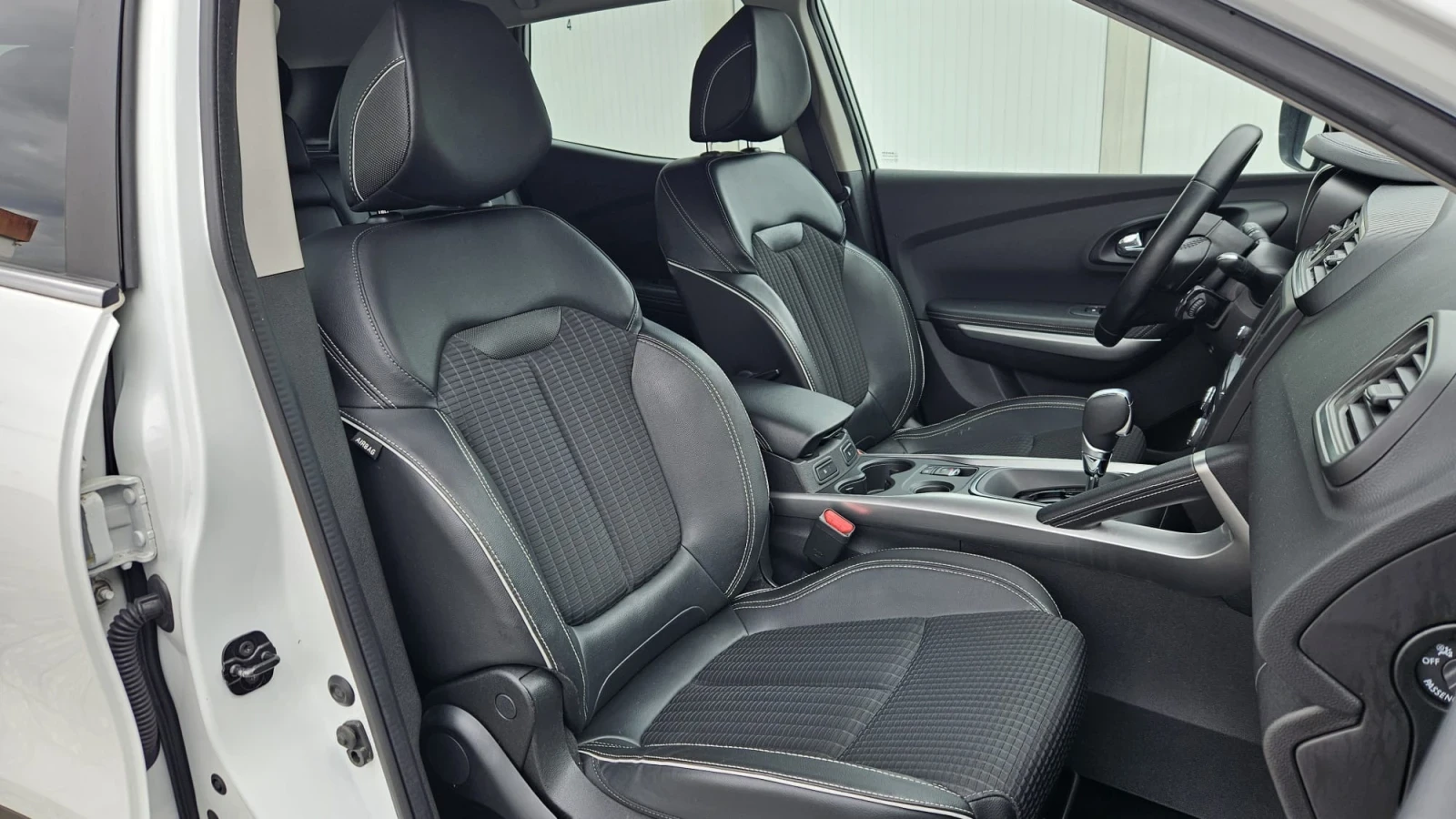 Renault Kadjar 1.6 DCI BOSE, снимка 10 - Автомобили и джипове - 56290232