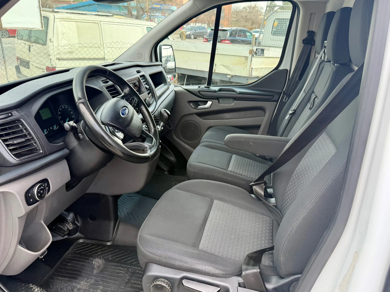 Ford Transit Custom 2.0D 131k evro6, снимка 12 - Бусове и автобуси - 53997378