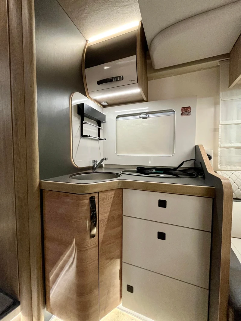 Кемпер Mobilvetta KEA 180к.с Автоматик* Хидравлика* FULL, снимка 7 - Каравани и кемпери - 50366457