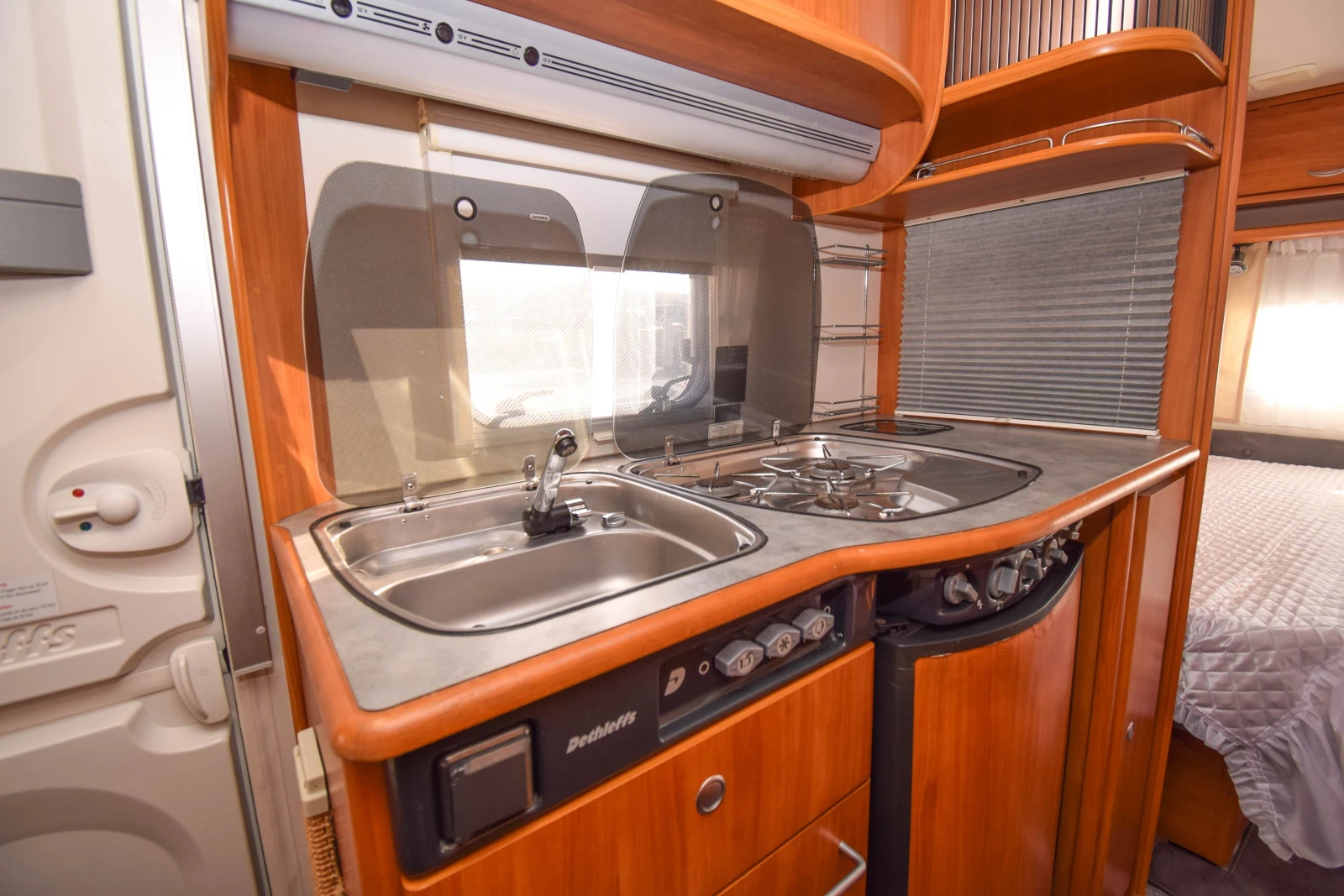 Каравана Dethleffs Beduin 510V+ КЛИМАТИК/МОТО МУВЪР - изображение 9