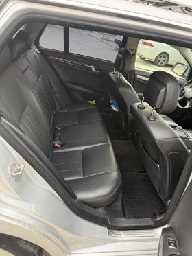 Mercedes-Benz C 320 4matic, снимка 13