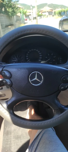Mercedes-Benz E 200, снимка 8