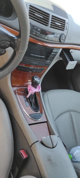 Mercedes-Benz E 200, снимка 7
