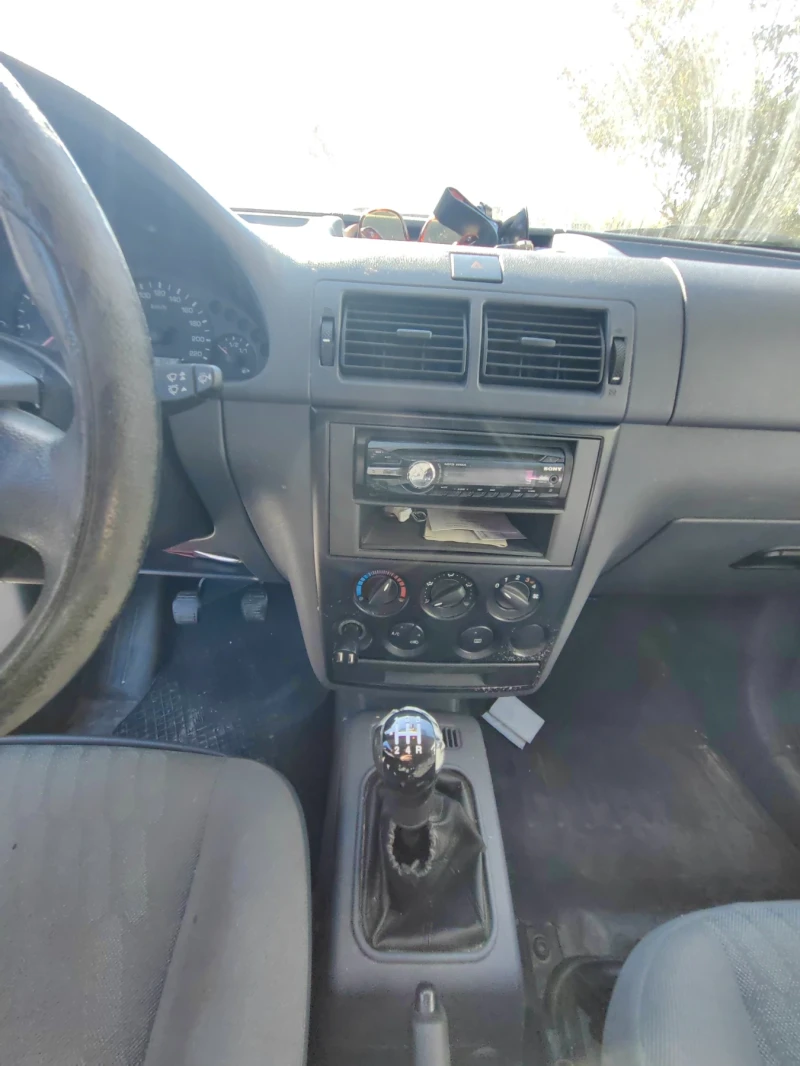 Ford Connect 1.8, снимка 8 - Автомобили и джипове - 47862610