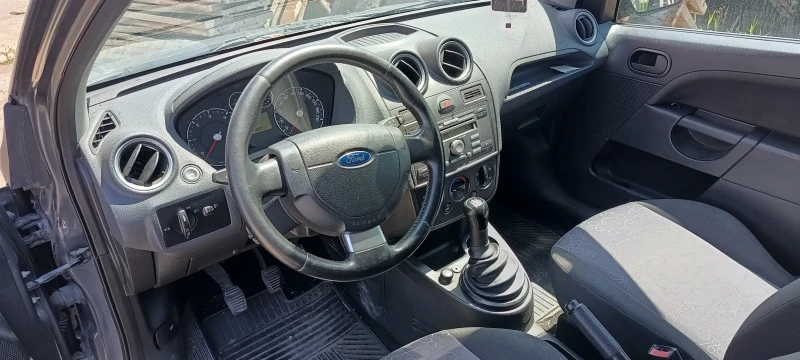 Ford Fiesta, снимка 5 - Автомобили и джипове - 48007738