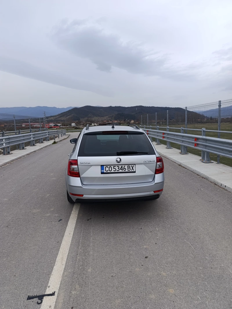 Skoda Octavia 2.0tdi, снимка 6 - Автомобили и джипове - 49605360