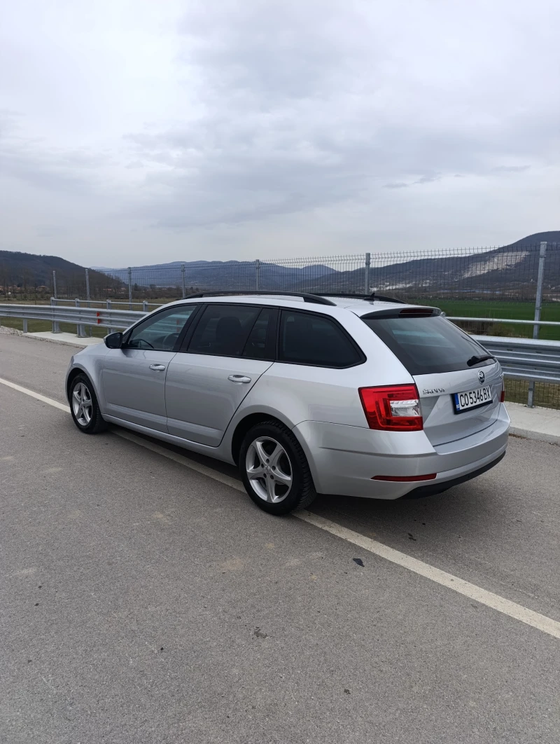 Skoda Octavia 2.0tdi, снимка 4 - Автомобили и джипове - 49605360