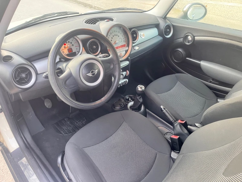 Mini One 1.6i 2010 г.  ТОП ЛИЗИНГ, снимка 9 - Автомобили и джипове - 52037529