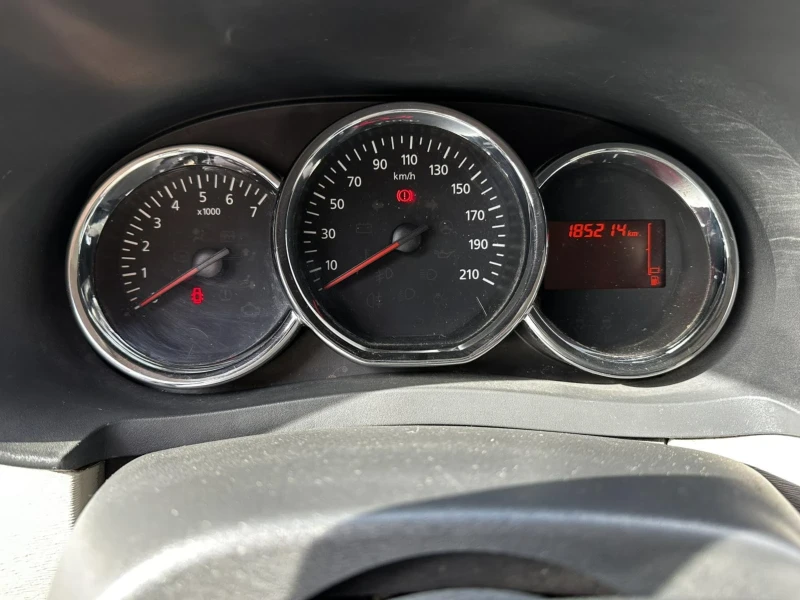 Dacia Lodgy 1.5 dci, снимка 4 - Автомобили и джипове - 52438591