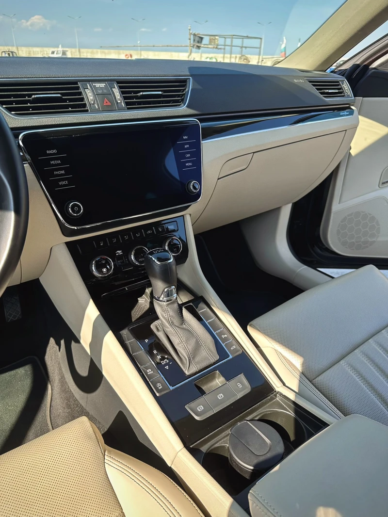 Skoda Superb L&K, снимка 11 - Автомобили и джипове - 51781697
