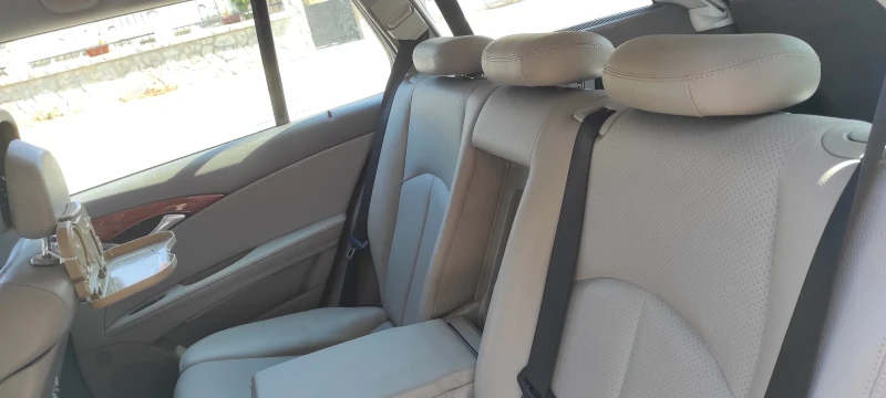 Mercedes-Benz E 200, снимка 13 - Автомобили и джипове - 52552953