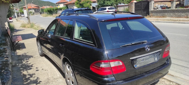 Mercedes-Benz E 200, снимка 4 - Автомобили и джипове - 52552953
