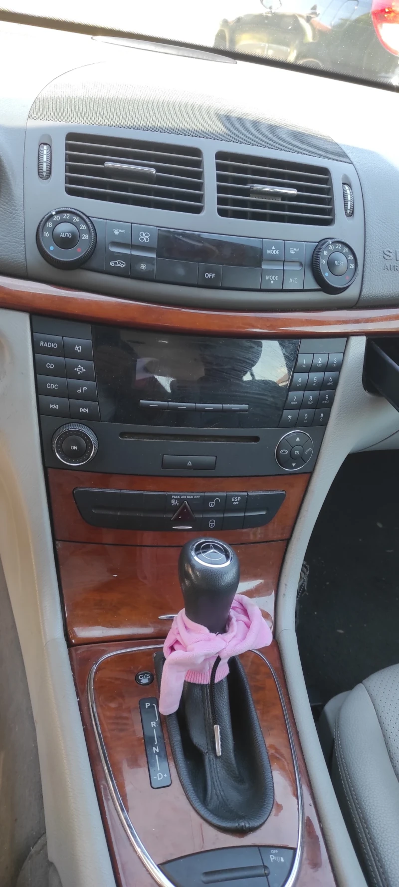 Mercedes-Benz E 200, снимка 9 - Автомобили и джипове - 52552953