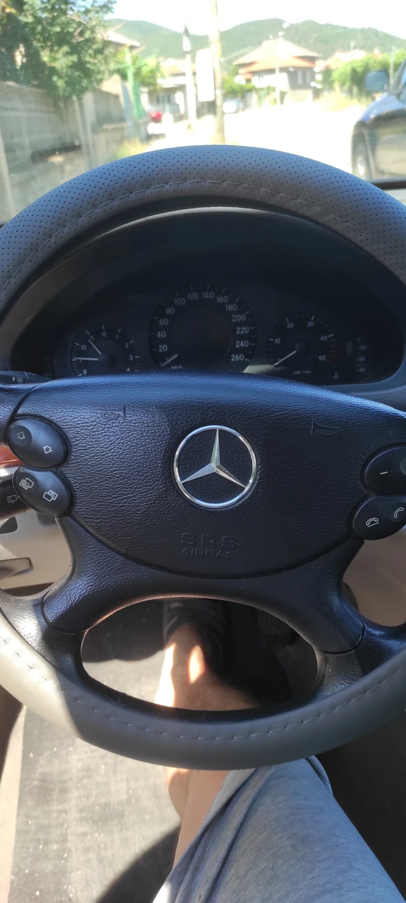 Mercedes-Benz E 200, снимка 8 - Автомобили и джипове - 52552953