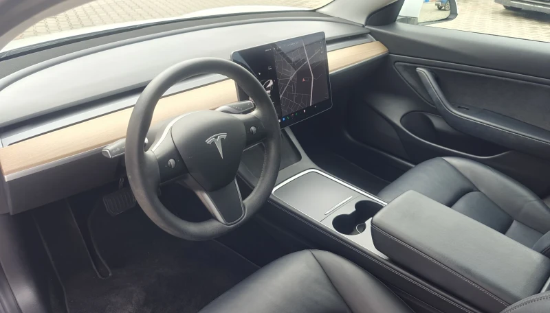 Tesla Model 3 LR Dual motor AWD Facelift Термопомпа, снимка 8 - Автомобили и джипове - 53511747