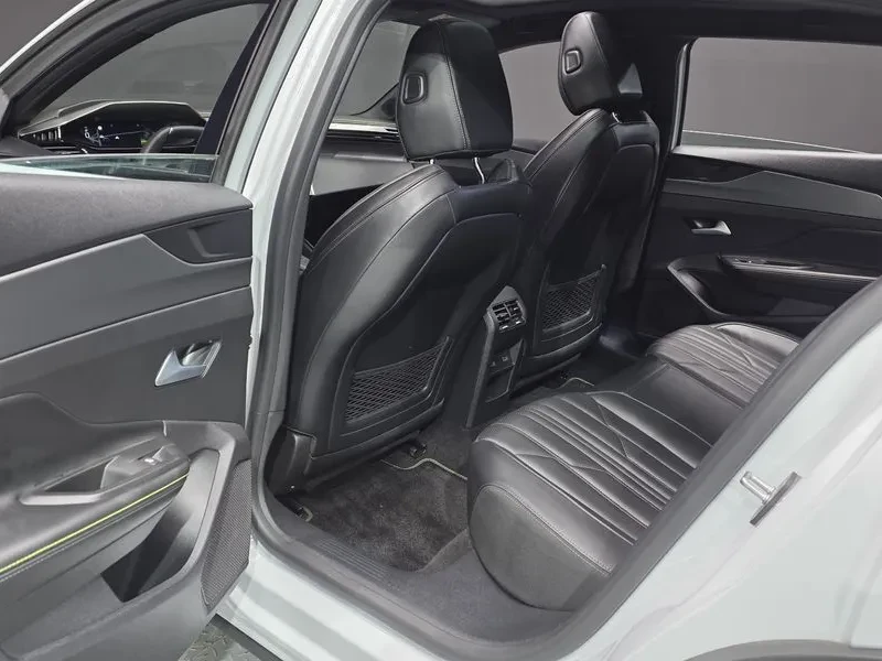 Peugeot 408 1.2 Hybrid Gt, снимка 12 - Автомобили и джипове - 55831037