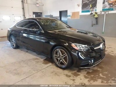 Mercedes-Benz C 300 4MATIC* AMG* Burmester* 23k km* Цена до БГ