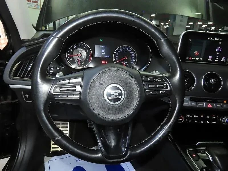 Kia Stinger, снимка 8 - Автомобили и джипове - 56727344
