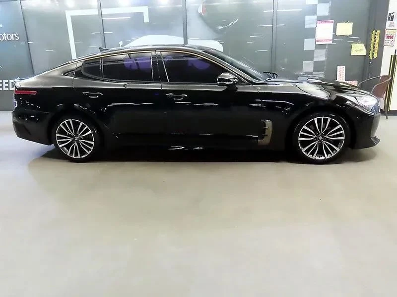 Kia Stinger, снимка 3 - Автомобили и джипове - 56727344