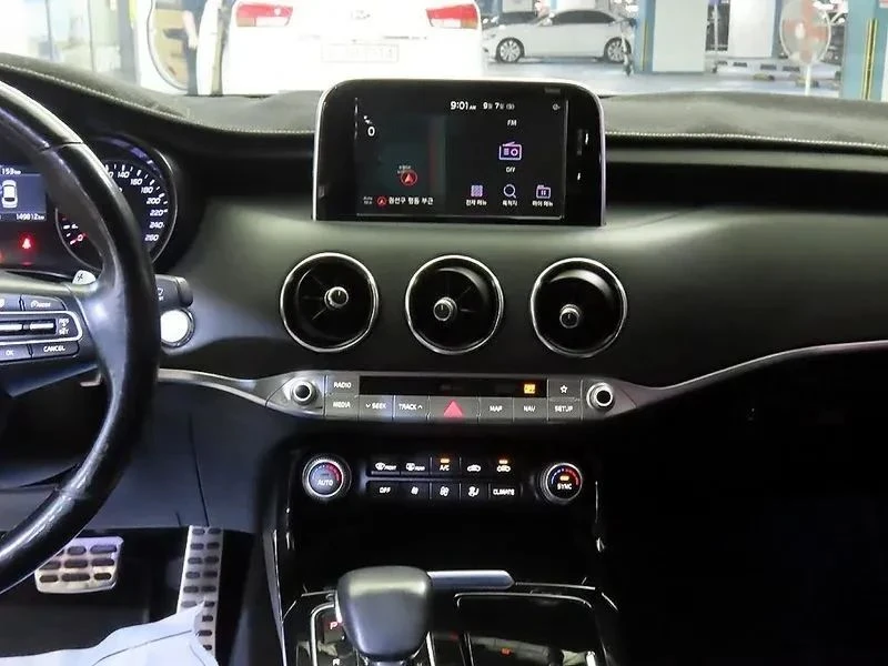 Kia Stinger, снимка 11 - Автомобили и джипове - 56727344