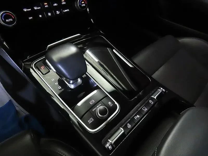 Kia Stinger, снимка 12 - Автомобили и джипове - 56727344