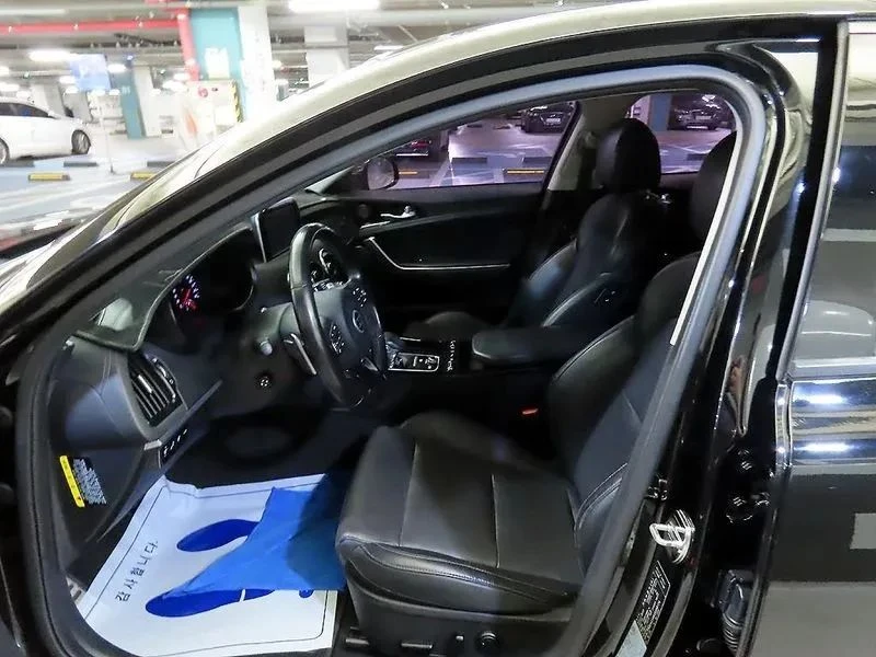 Kia Stinger, снимка 6 - Автомобили и джипове - 56727344