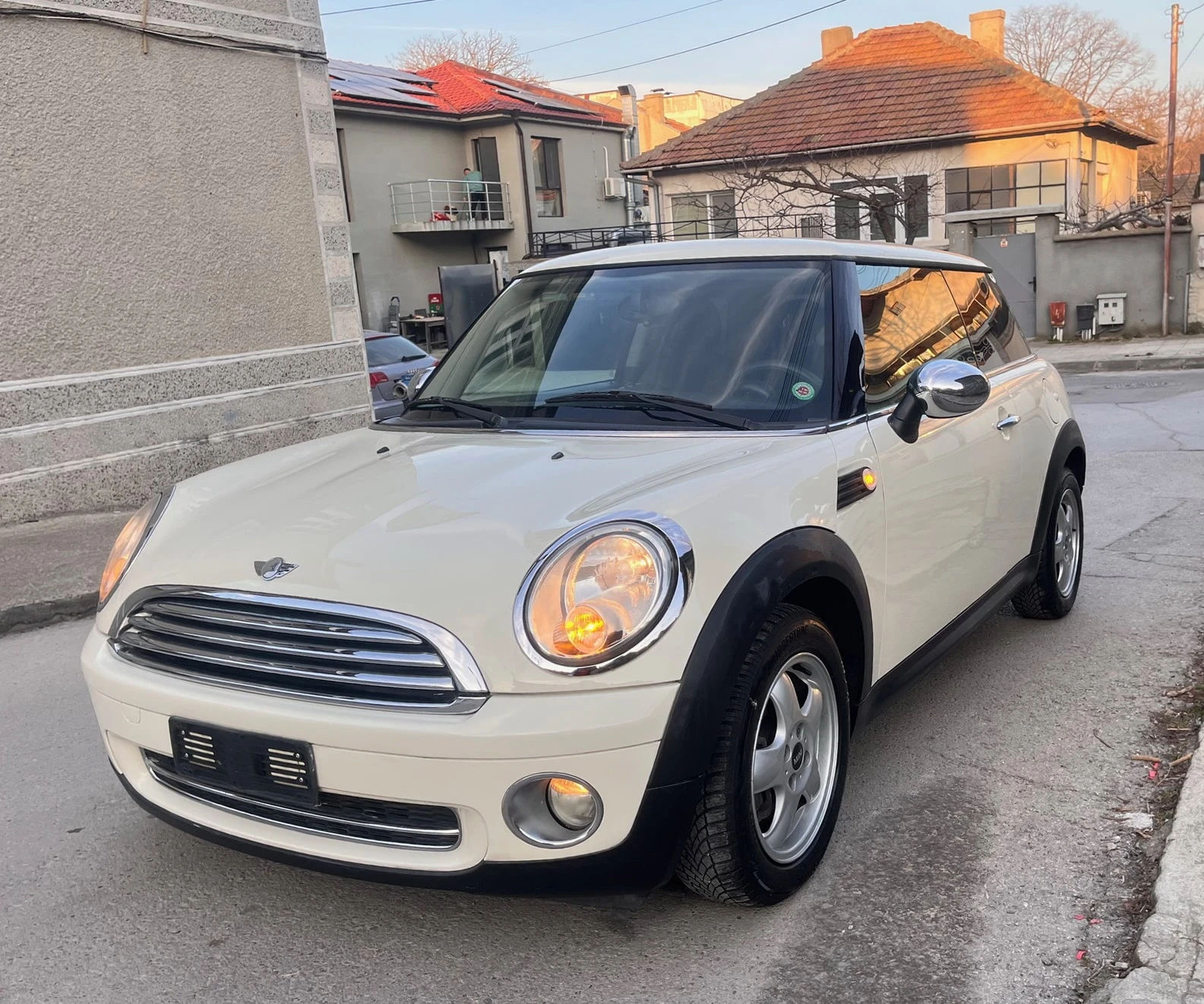 Mini One 1.6i 2010 г.  ТОП ЛИЗИНГ | Mobile.bg — изображение 1