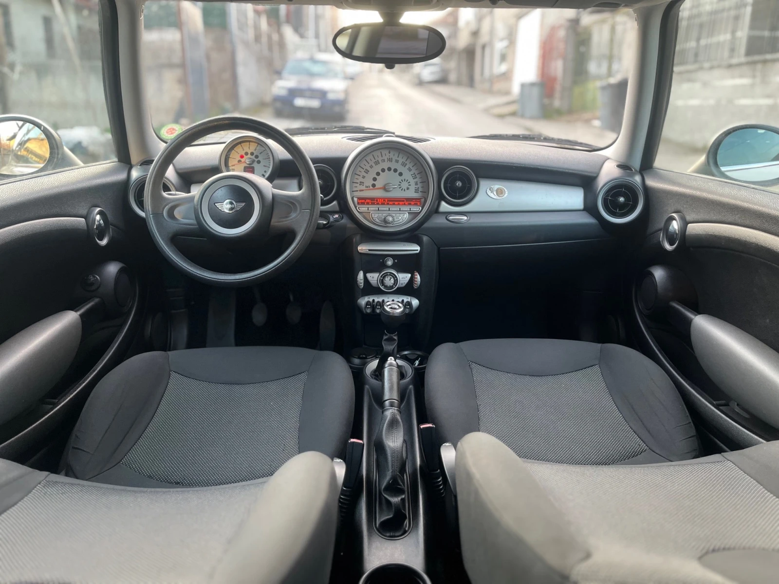 Mini One 1.6i 2010 г.  ТОП ЛИЗИНГ | Mobile.bg — изображение 12