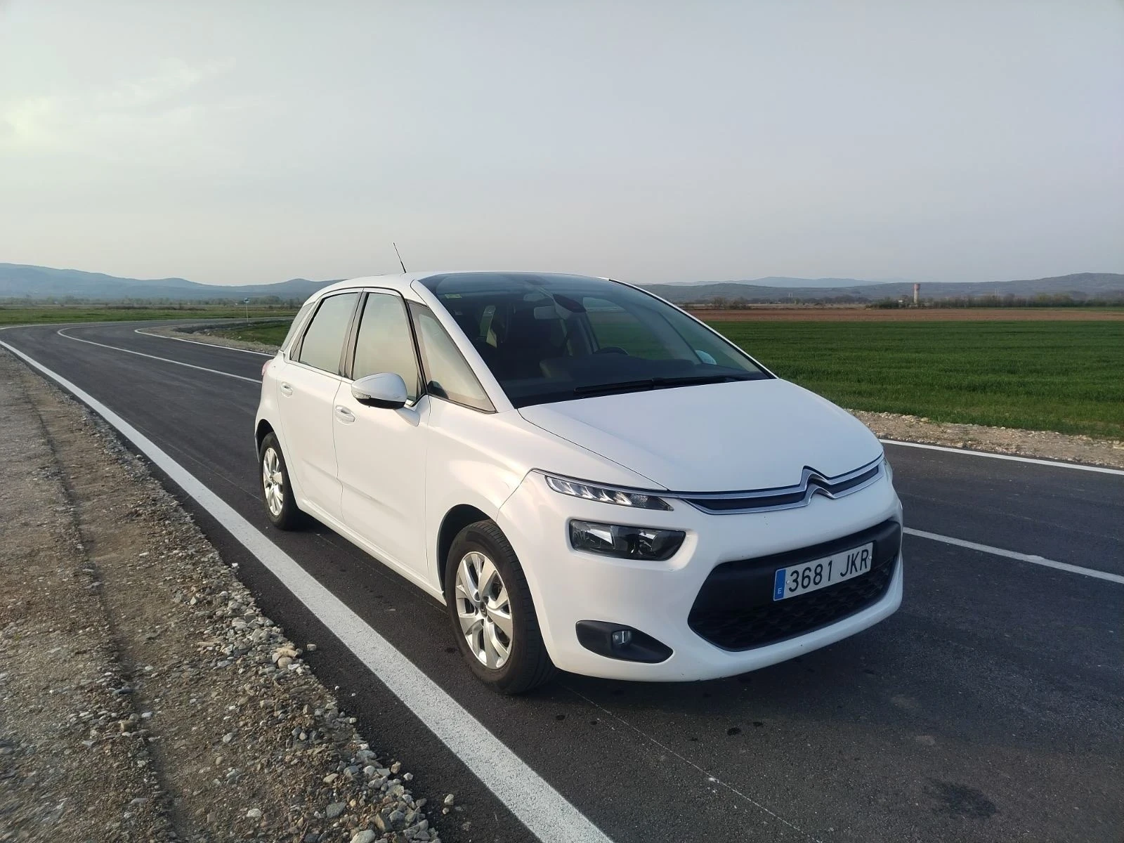Citroen C4 Picasso 1.2* * 131к.с. | Mobile.bg — изображение 1
