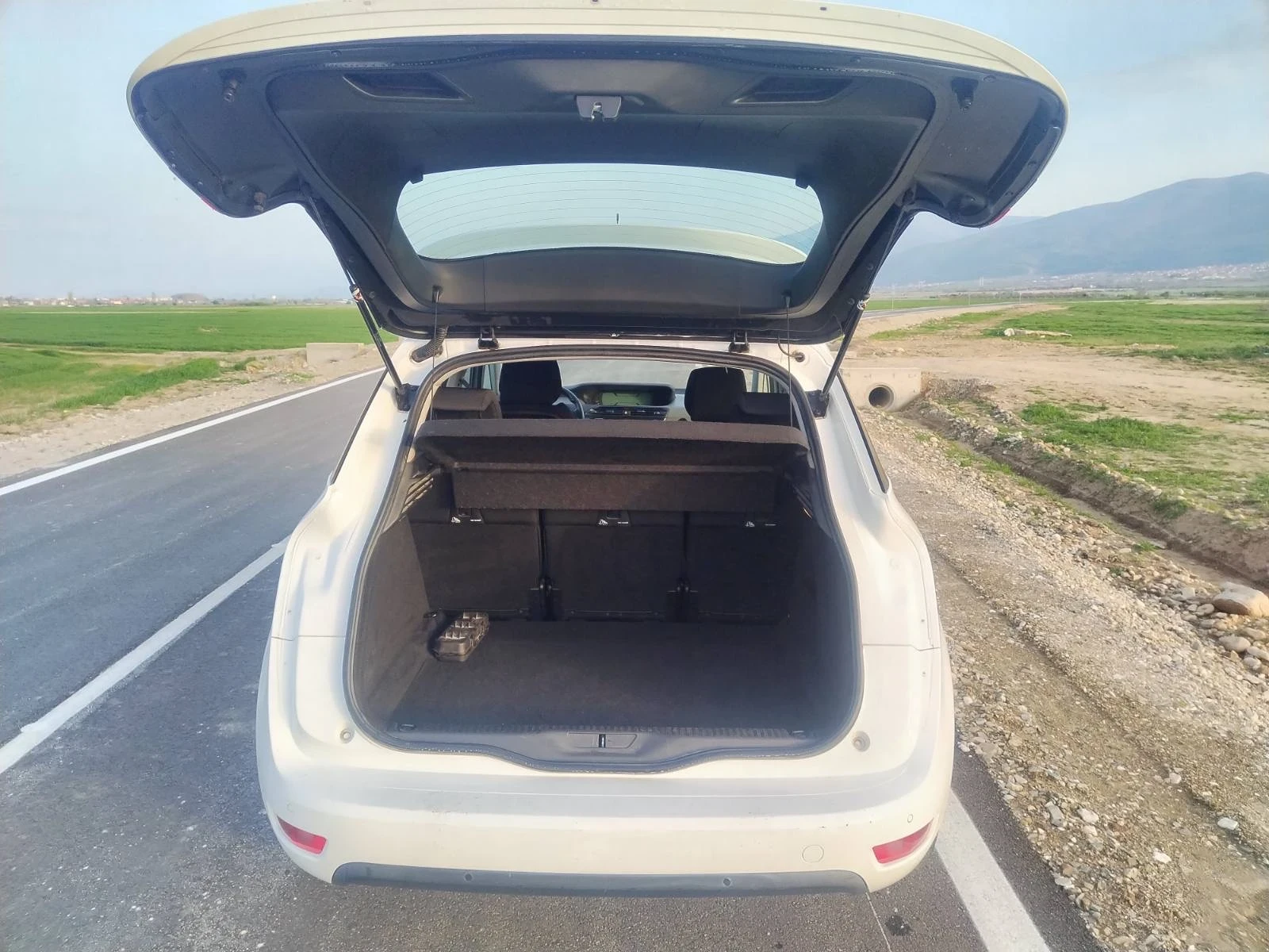 Citroen C4 Picasso 1.2* * 131к.с. | Mobile.bg — изображение 11