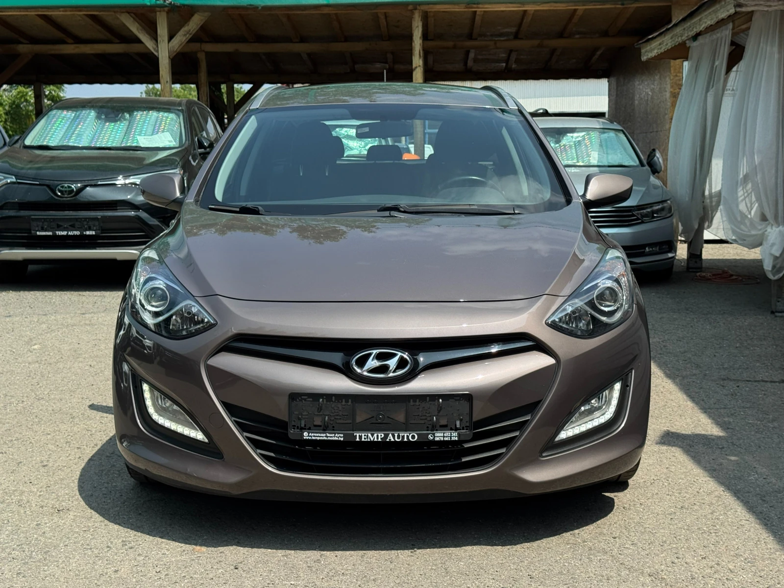Hyundai I30 1.4I* 99к.с* 6ск* LED* СЕРВИЗНА КНИЖКА С ПЪЛНА ИСТ - изображение 2