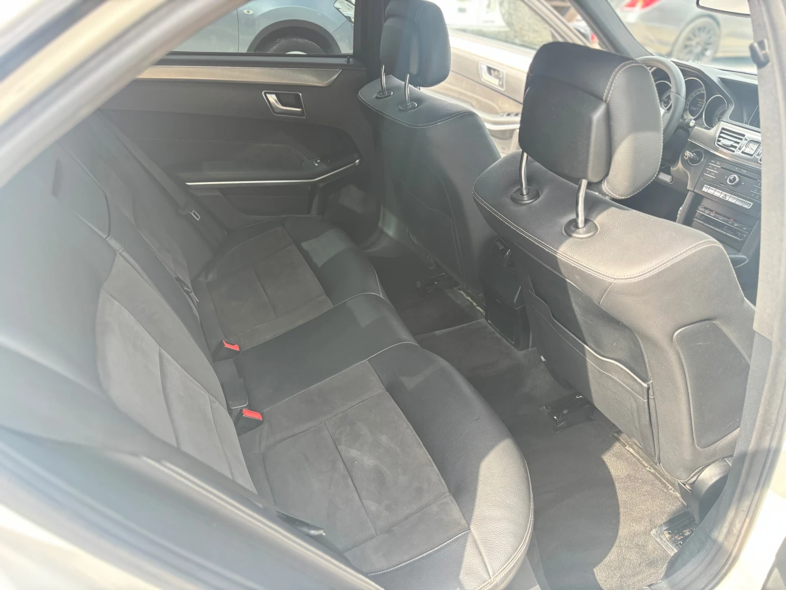Mercedes-Benz E 220 AMG PANORAMA FULL - изображение 10