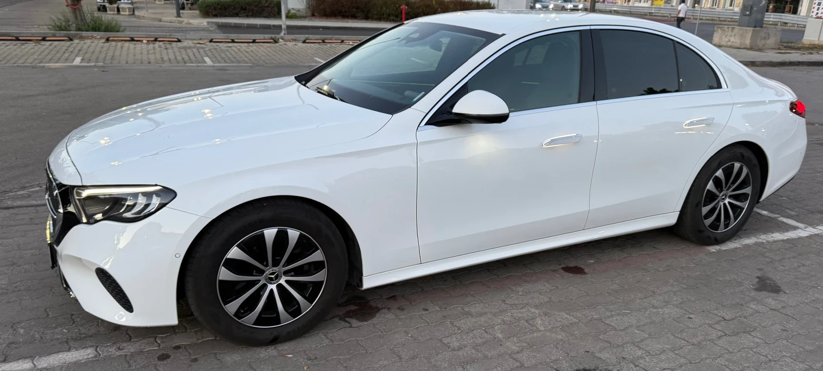 Mercedes-Benz E 220 AVANTGARDE - изображение 4