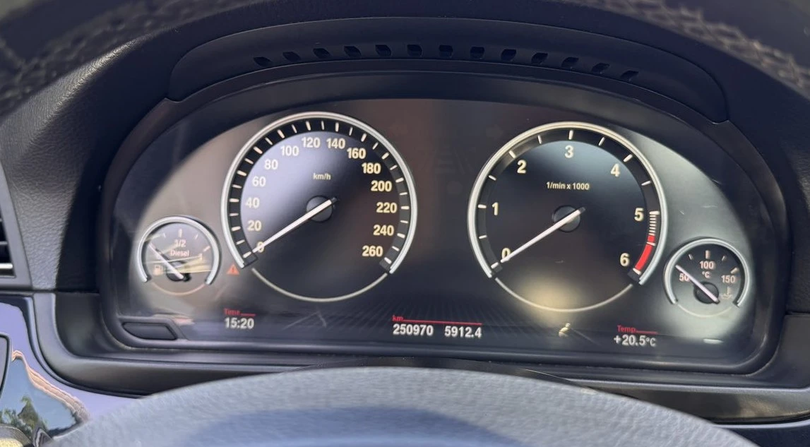BMW 530 530d Keyless, Xdrive, Softclose, Headup, Distronic, снимка 10 - Автомобили и джипове - 54511400