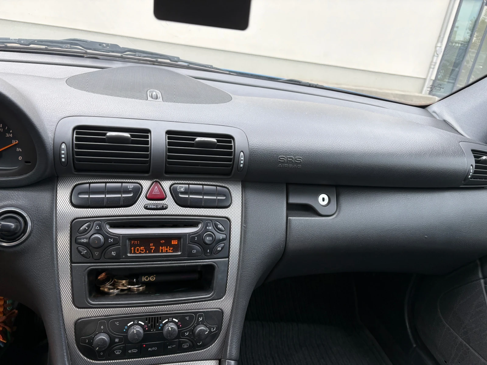 Mercedes-Benz C 220, снимка 4 - Автомобили и джипове - 55376795