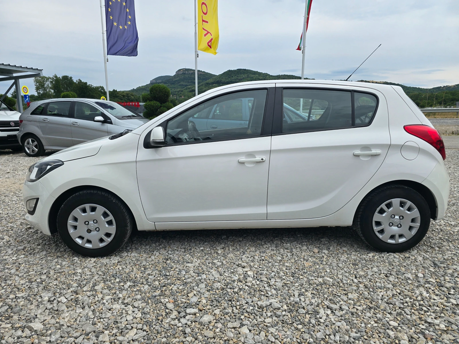 Hyundai I20 1.2 БЕНЗИН ! ! КЛИМАТИК, снимка 2 - Автомобили и джипове - 55570731