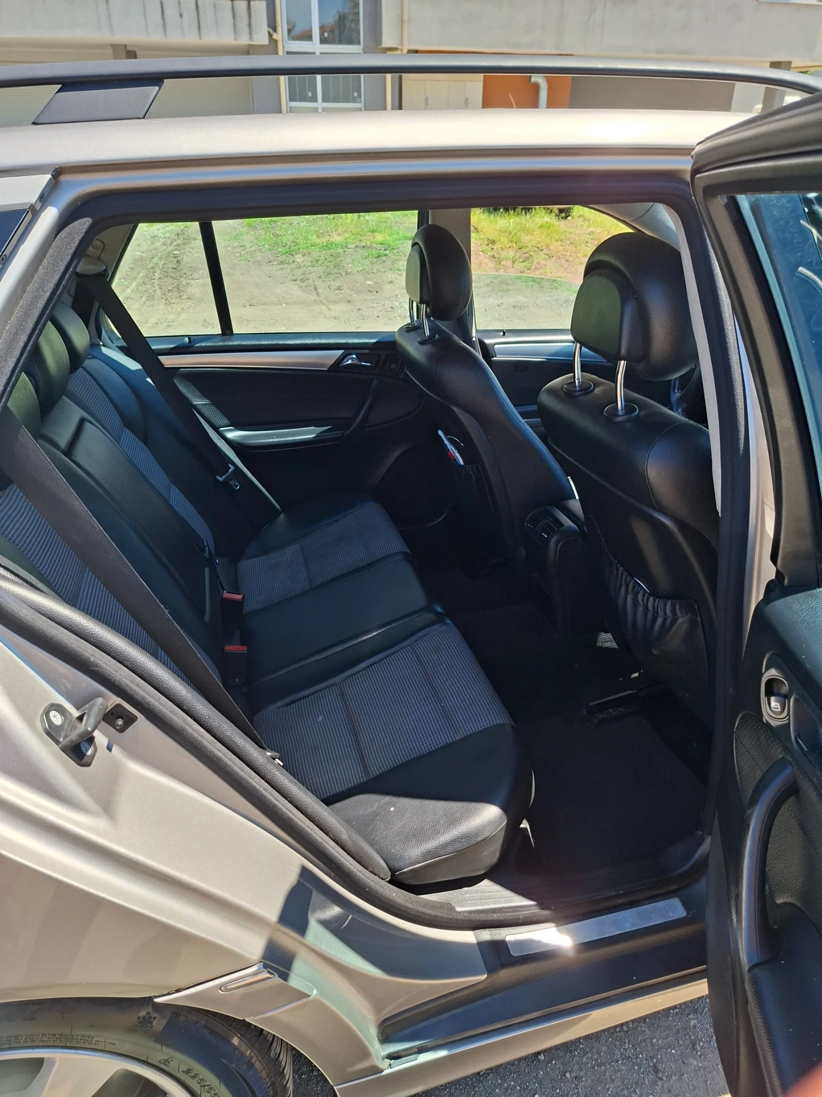 Mercedes-Benz 220, снимка 3 - Автомобили и джипове - 55596447
