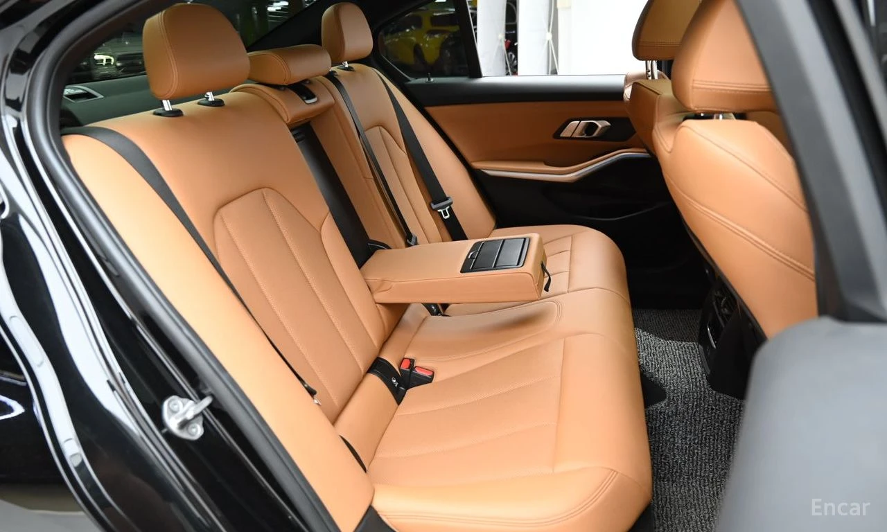 BMW 320 i M SPORT* ХЕДЪП* DISTRONIC* ШИБИДАХ* ПОДГРЕВ*  , снимка 15 - Автомобили и джипове - 55684835