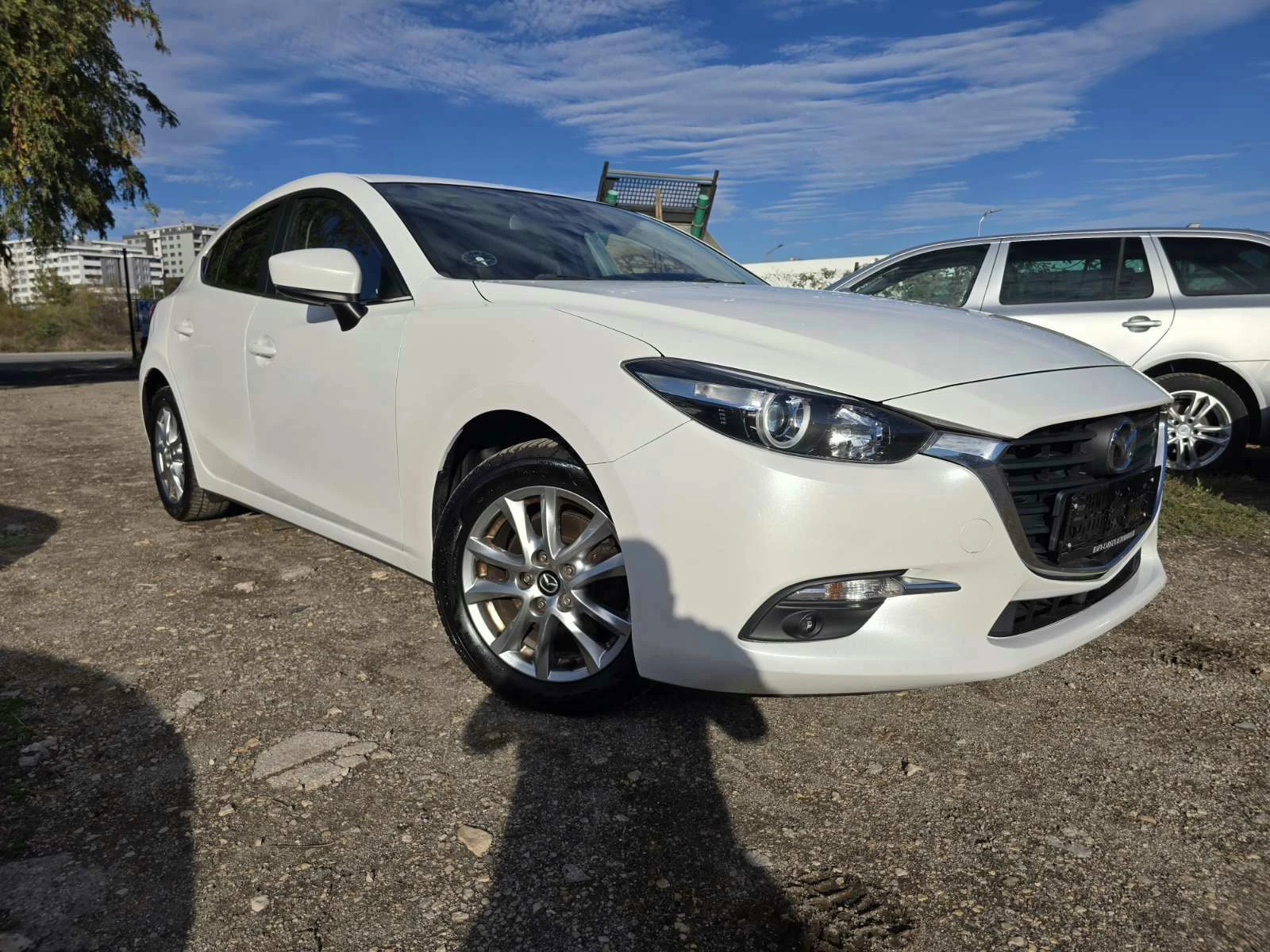Mazda 3 ФУЛ ЕКСТРИ/2.0i/SKYACTIV, снимка 4 - Автомобили и джипове - 56066656