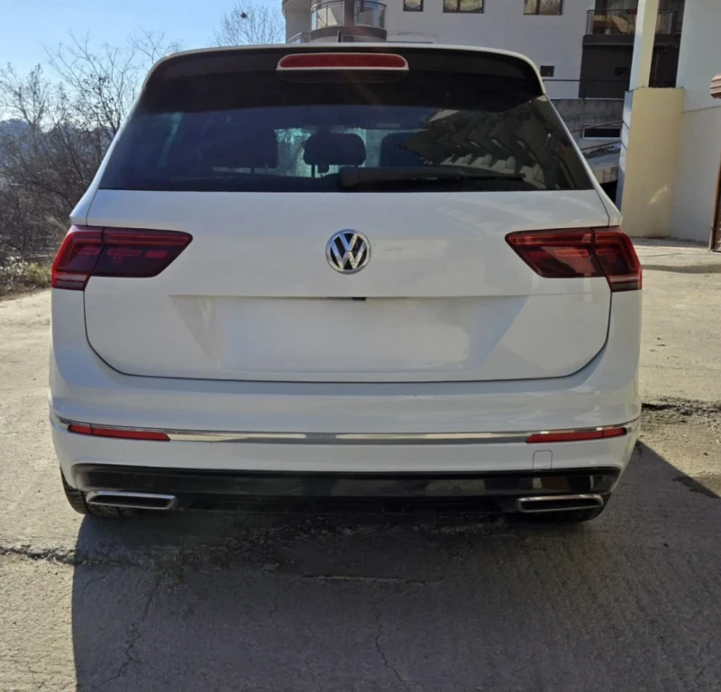 VW Tiguan 2.0 Bi-TDI SCR DSG 4MOTION R-line, снимка 6 - Автомобили и джипове - 49249783