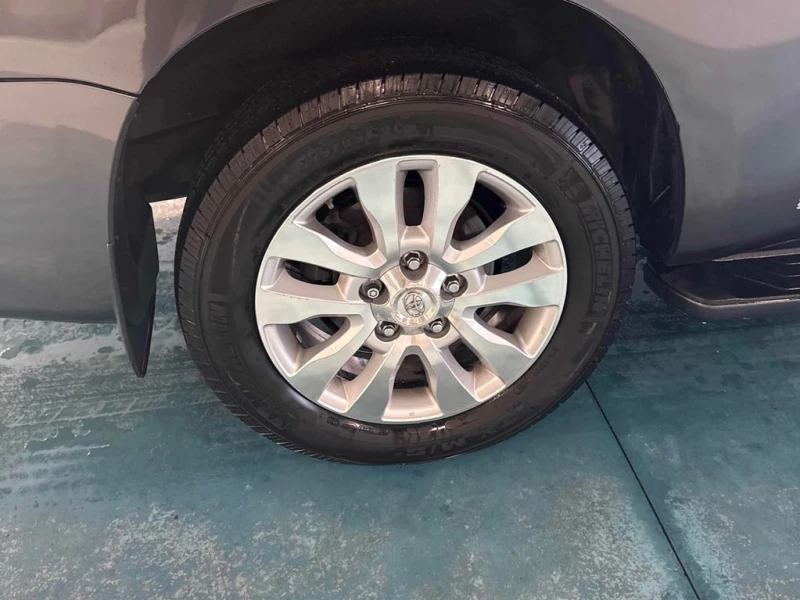 Toyota Sequoia * Platinum * CARFAX * БЕЗ ПЪРВОНАЧАЛНА ВНОСКА, снимка 7 - Автомобили и джипове - 53038573