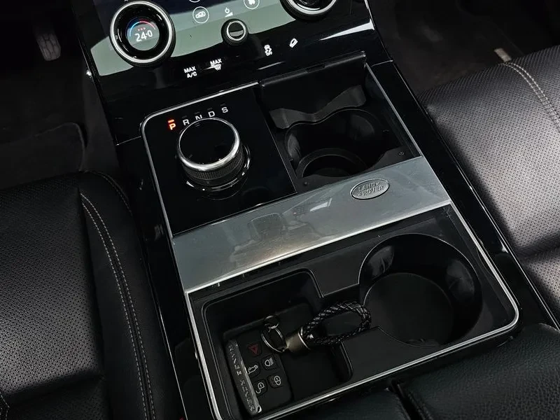 Land Rover Range Rover Velar 2.0 D240 R-Dynamic Se, снимка 9 - Автомобили и джипове - 54515194