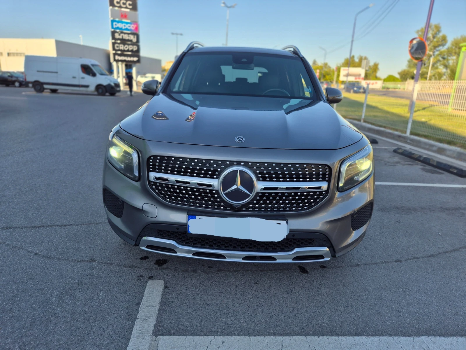 Mercedes-Benz GLB 200 D, снимка 1