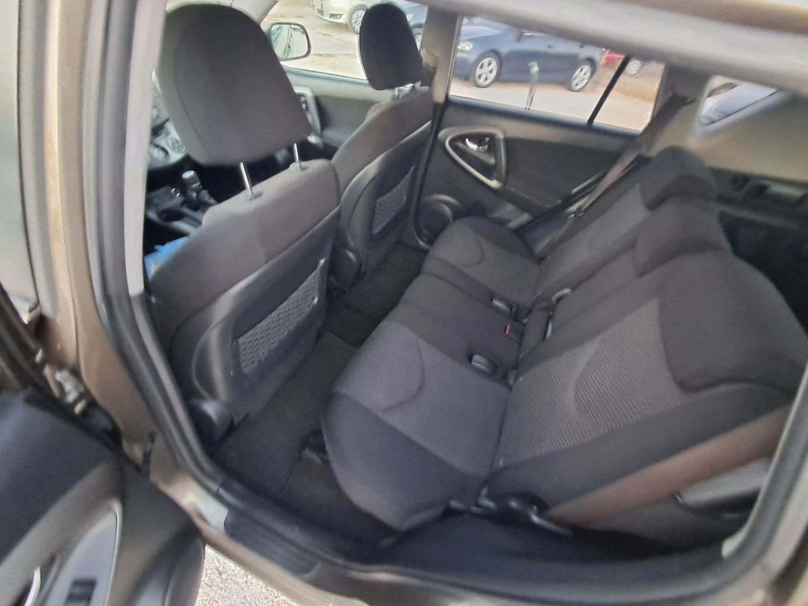 Toyota Rav4 2.2D4D 150 к.с4x4 - изображение 10