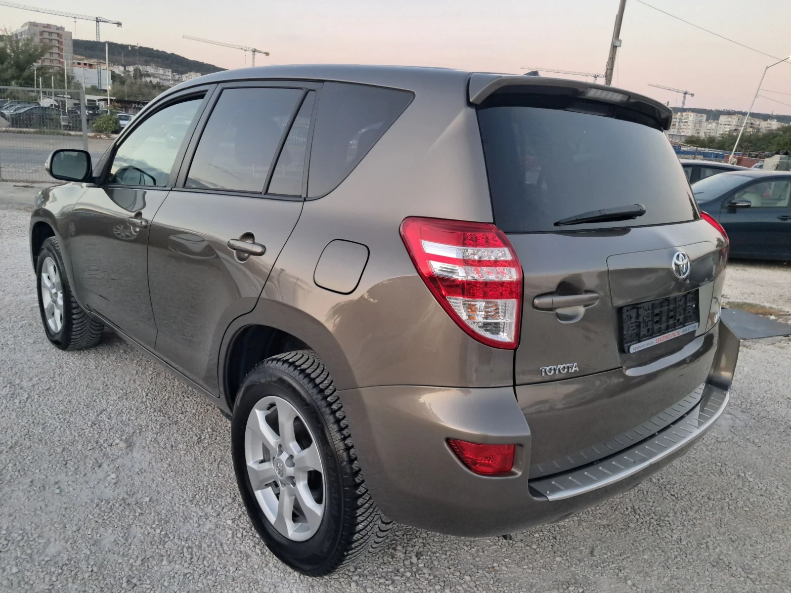 Toyota Rav4 2.2D4D 150 к.с4x4 - изображение 8